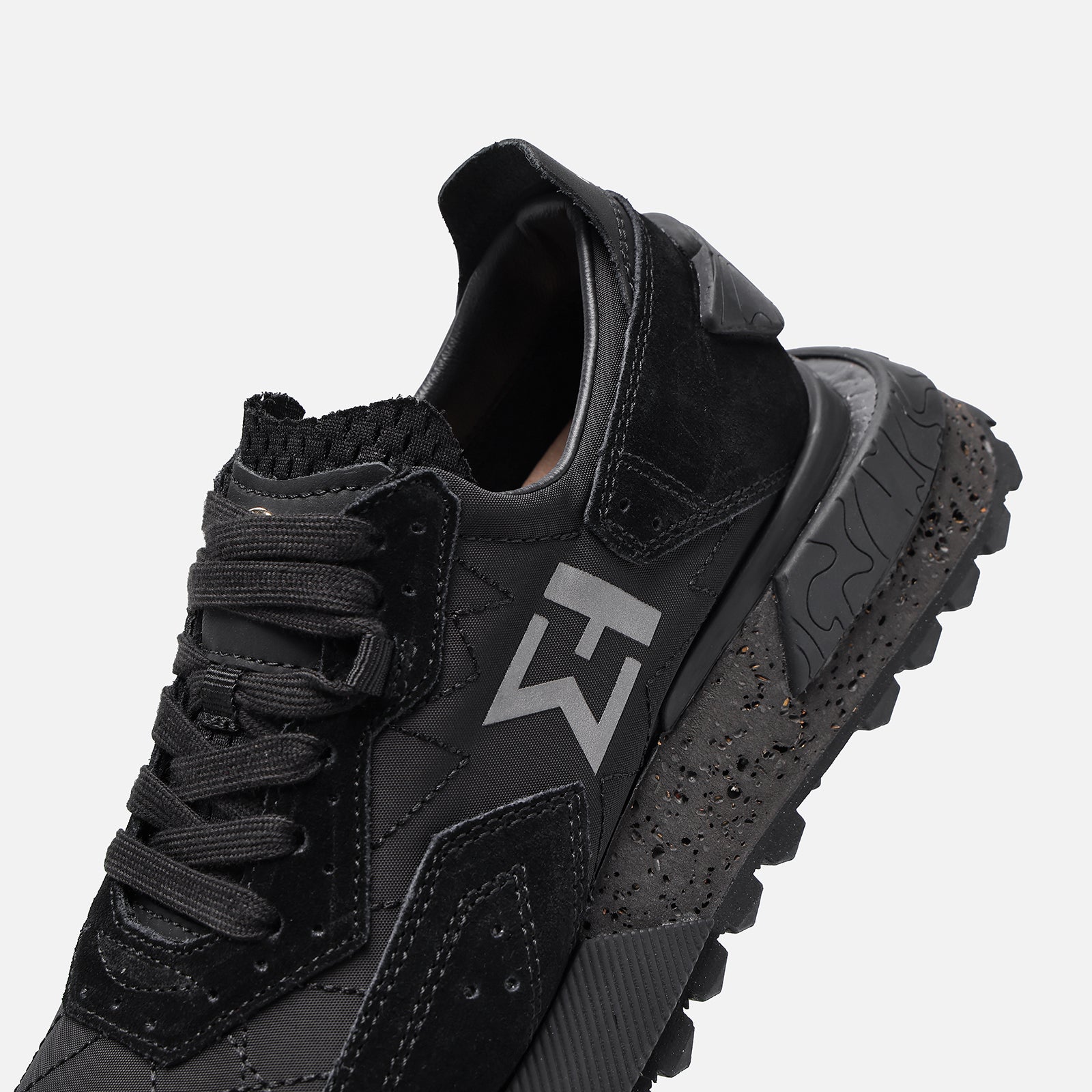 NSJ600 BLACK